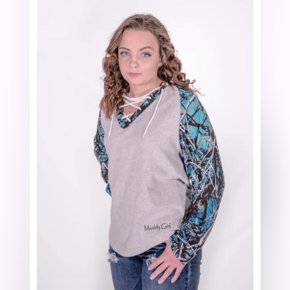 SIRPHIS MUDDY GIRL Women’s Camo Pullover Hoodie